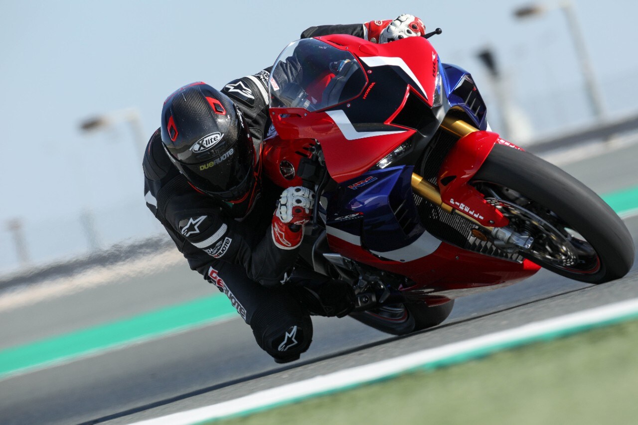 Ducati Panigale V4S VS Honda CBR1000RR-R: la sfida